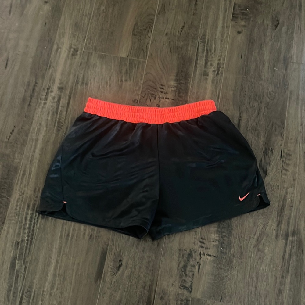 Women’s Nike Athletic Shorts Sz Large